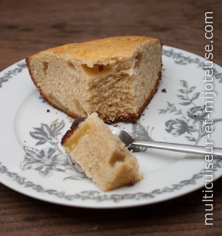 Gâteau à l'ananas au multicuiseur