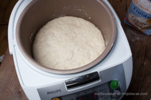 Lever la pâte à pain dans le multicuiseur