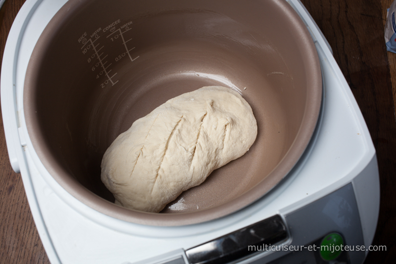 Cuisson du pain dans le multicuiseur