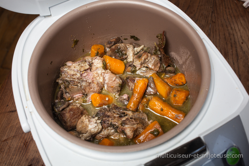 Multicuiseur : viande de porc mijotée à la coriandre