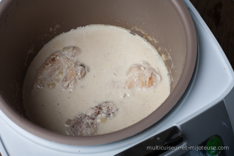 Poulet à la crème en fin de cuisson