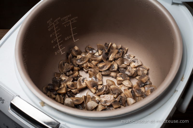 Faire revenir les champignons dans le multicuiseur