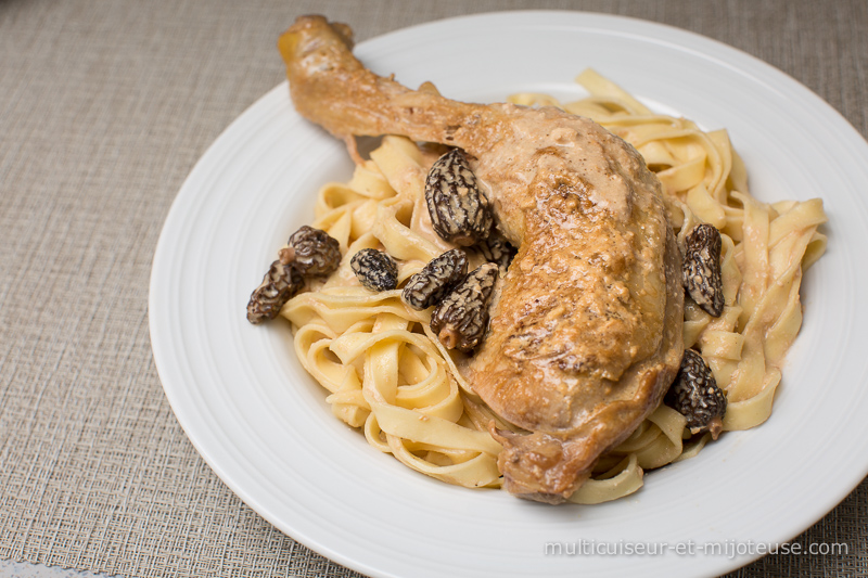 Recette de Noël au multicuiseur : Cuisses de poulet (ou pintade), sauce à la crème et aux morilles